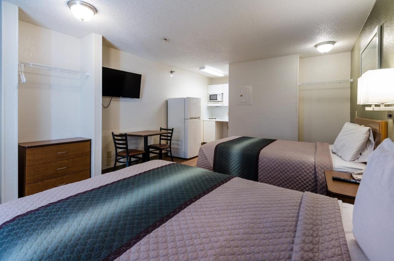 Hometowne Studios By Red Roof Winston-Salem - University Pkwy Экстерьер фото